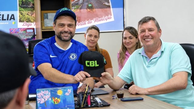 Thiago Stefanello transmite cargo e Sandro Huf assume Prefeitura de Corbélia por 15 dias